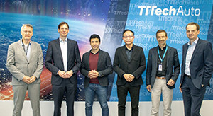 2022 Management photo signing ZettaScale TTTech-Auto
