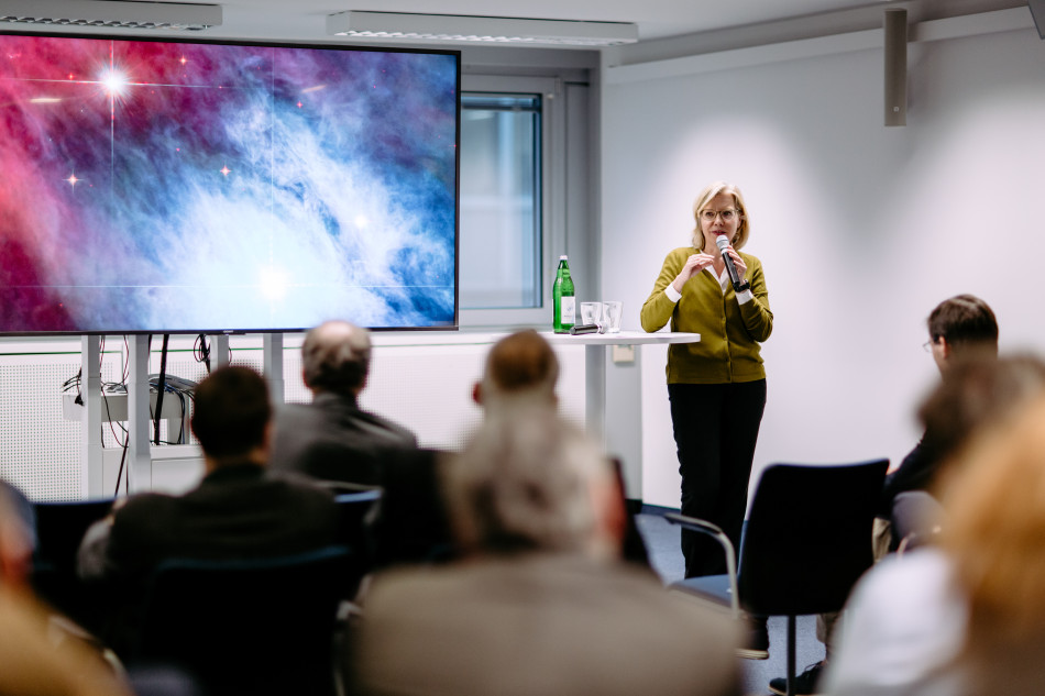 Austrospace event - presentation by Federal Minister Leonore Gewessler (Photo: Nicky Webb Photography)