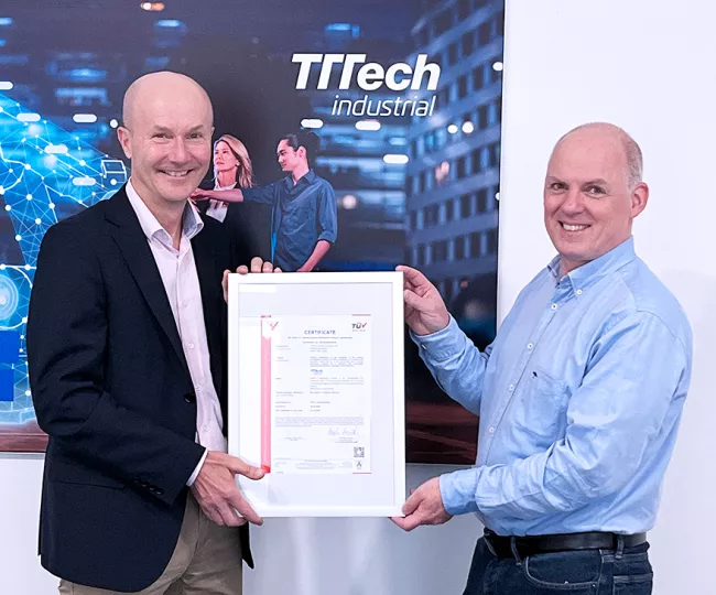 Certification Alexander Zeppelzauer u. Erwan Sudrat